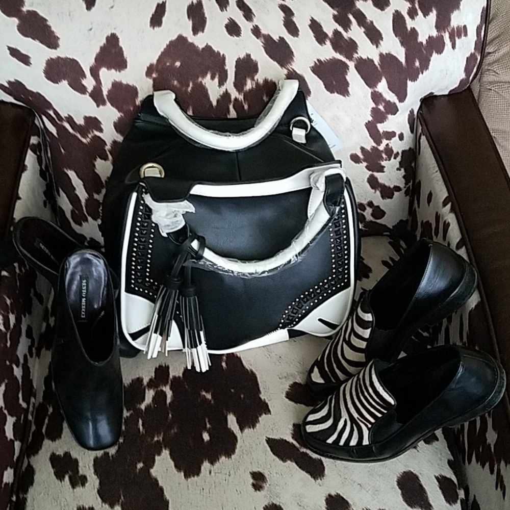 NWT Gorgeous Bl&Wht Chacal Taylor Studded Tote - Picture 2 of 10